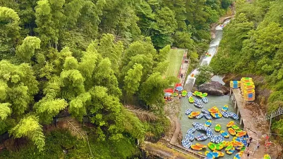 玩水避暑