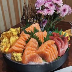 YA JING ZHI HE FENG LIAO LI User Photo