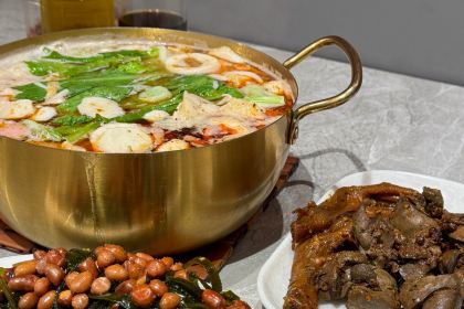 JUE WEI YA GUO QIAO MI XIAN