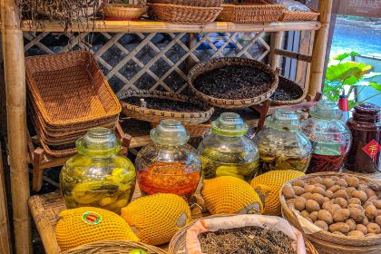 Mom's Sauce Food Restaurant