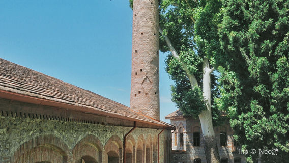 Khan Mosque and Cemetary