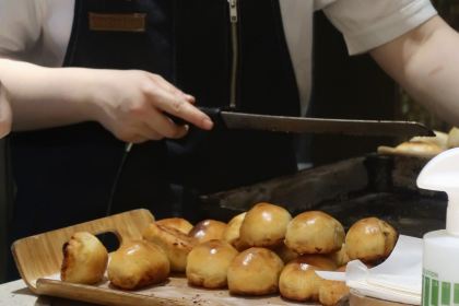 伊犁奶茶馆(领馆巷店)