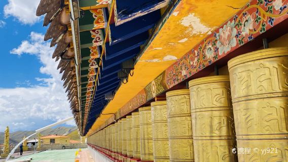 Dehelong Temple