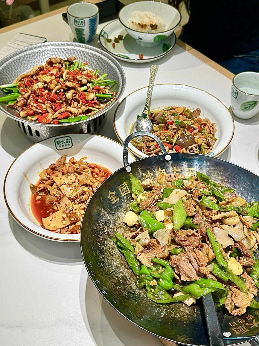 费大厨辣椒炒肉(高铁吾悦广场店) (High speed Railway Wuyue Square