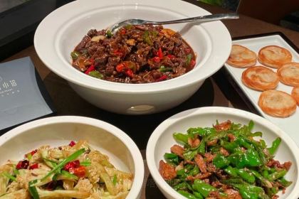 卢阳小馆(绿源店)