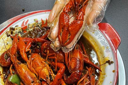 Benpaobaxiaolongxia (weilailu)