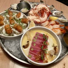Earls Kitchen + Bar 여행 사진