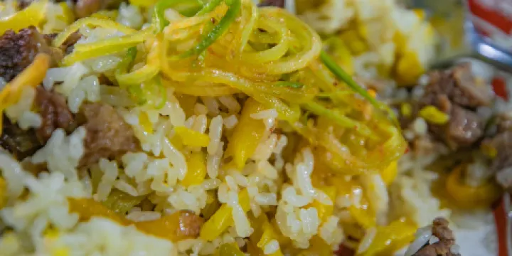 買買提薩吾提師傅的兒子阿吉抓飯店