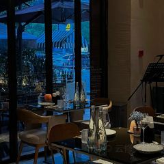 PetitChateau Wine&Bistro User Photo