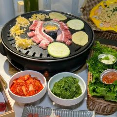 冷遇见暖庭院烤肉(芝麻街店) User Photo