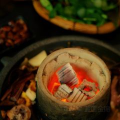 山下人家·土砂锅腊排馆(青城山店) User Photo