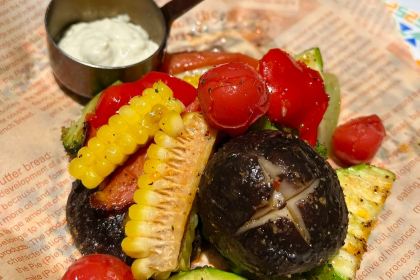 SHANG KONG JIAN E SHI CHU FANG KAI DE DIAN