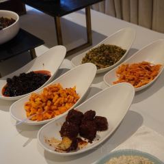 春山外精品汤屋度假酒店·悦食餐厅 여행 사진