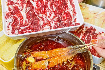 杨老板·海鲜集市火锅·鲜切牛肉(中防万宝店)