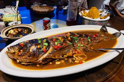 镜岭味道品购中心