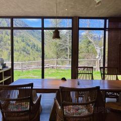 四姑娘山仰望星空·Vacilando度假庄园(长坪沟景区店)·猎户餐厅 User Photo