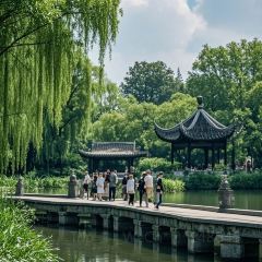 TONG QING LOU User Photo