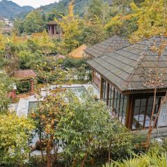 Restaurant of China Railway Huashuiwan Hot Spring Hotel 여행 사진