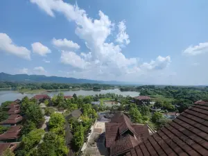 Heming Lake Hot Spring Resort