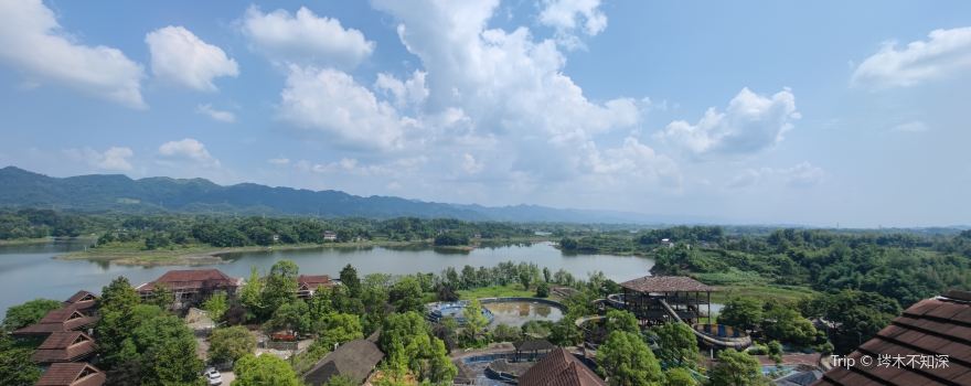 Heming Lake Hot Spring Resort