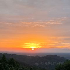 荒野宇宙山顶营地餐厅 User Photo