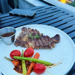 漓岸璞闲文旅酒店(阳朔西街漓江店)·上房野BISTRO·餐×酒×咖 User Photo
