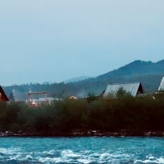 禾木老村山庄 User Photo