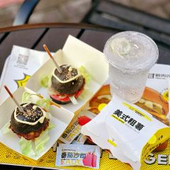 沙朗阿甘鲜肉汉堡(人民公园店) User Photo