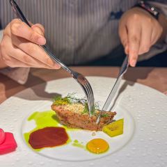 Flaky clouds ART CONCEPT RESTAURANT 여행 사진