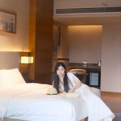 杭州千岛湖皇冠假日酒店西餐厅 User Photo