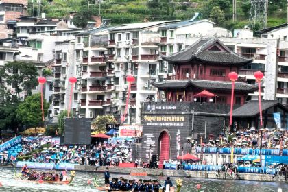 食荤者苗家人土菜馆