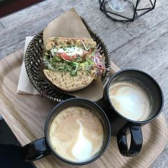 더로열푸드앤드링크 User Photo