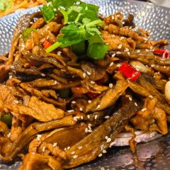宜品川·川菜(cbd中央大街店) User Photo