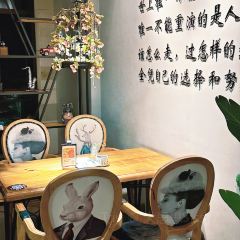 Jinhuashiliyinyuecanba User Photo