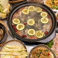 岭色味石锅椰子鸡 User Photo