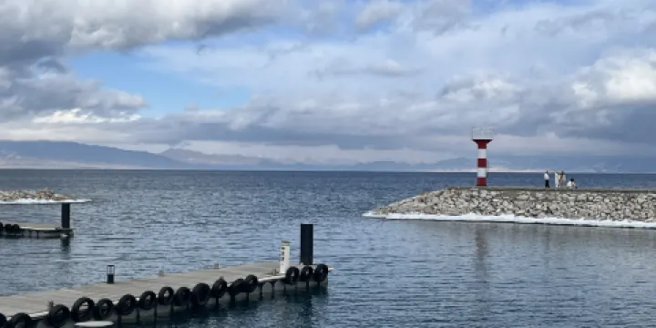 賽里木湖草原明珠觀湖聖地