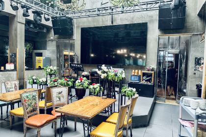 KA SA BU LAN KA MEI YUAN DIAN