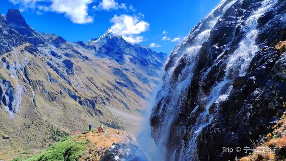 Longmen Mountain Sceneic Area