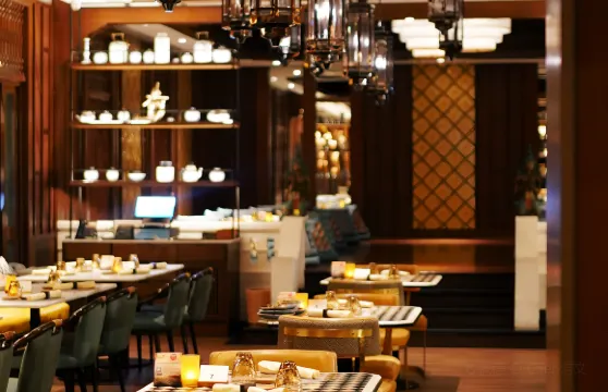 Waterfront Khao Lak International Dining