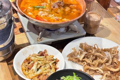 全味红酸鲜牛庄·酸汤鱼·酸汤牛肉·血酱鸭