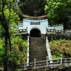 明记烧肉米线烧肉卷粉(中心小学店) User Photo