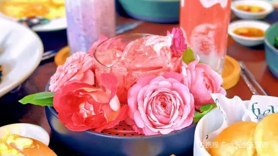 Cafe Fleur de Mai