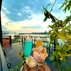 ONE PARTY BAR User Photo