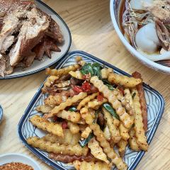弥勒竹园甩三碗卤鸡店 User Photo