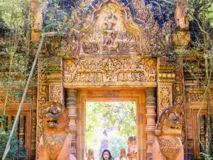 The Terracotta Garden at Lamphun Cafe