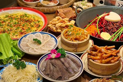 巴卤社老火锅(财富店)