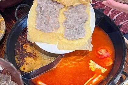 牛小妹牛骨火鍋（花千樹店）