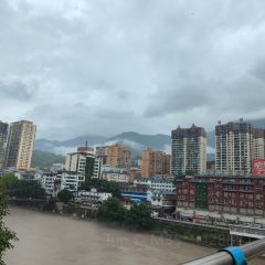 下鲁表山羊烧烤火锅店 User Photo