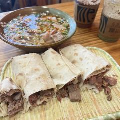 红房子朝天锅(郭宅街店) User Photo