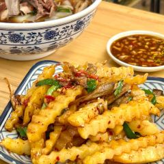 弥勒竹园甩三碗卤鸡店 User Photo